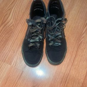 Like New Vans boy size 5Y